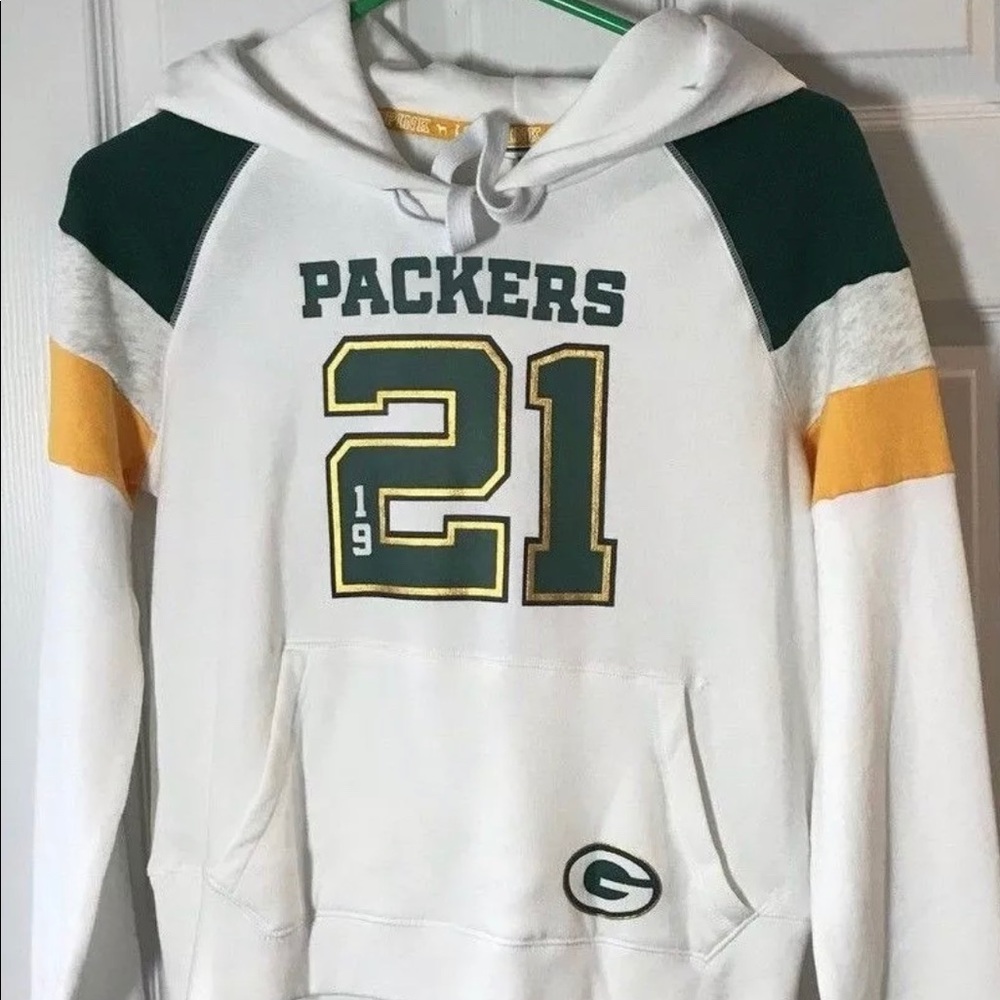 New with tags Pink VS Green Bay Packers hoodie